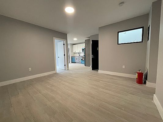 3rd image of 3550 Holland Ave APT 1