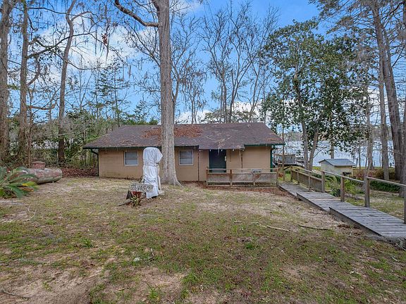 2nd image of 399 Davidson St