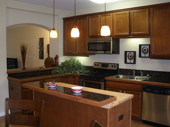 2nd image of 816 Skelton Way