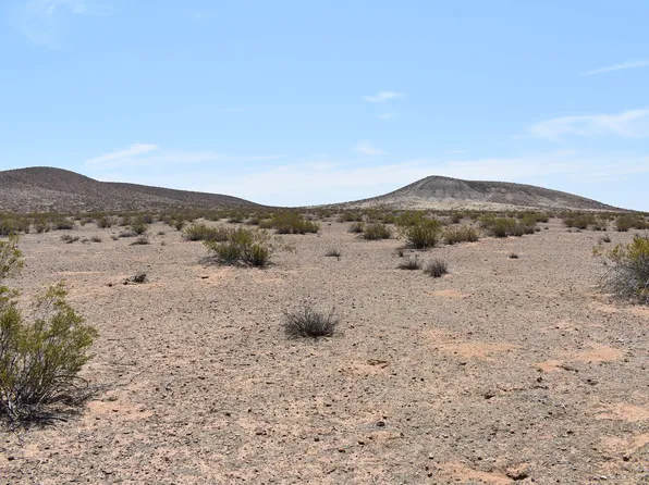 160th St #E, Edwards, CA 93523