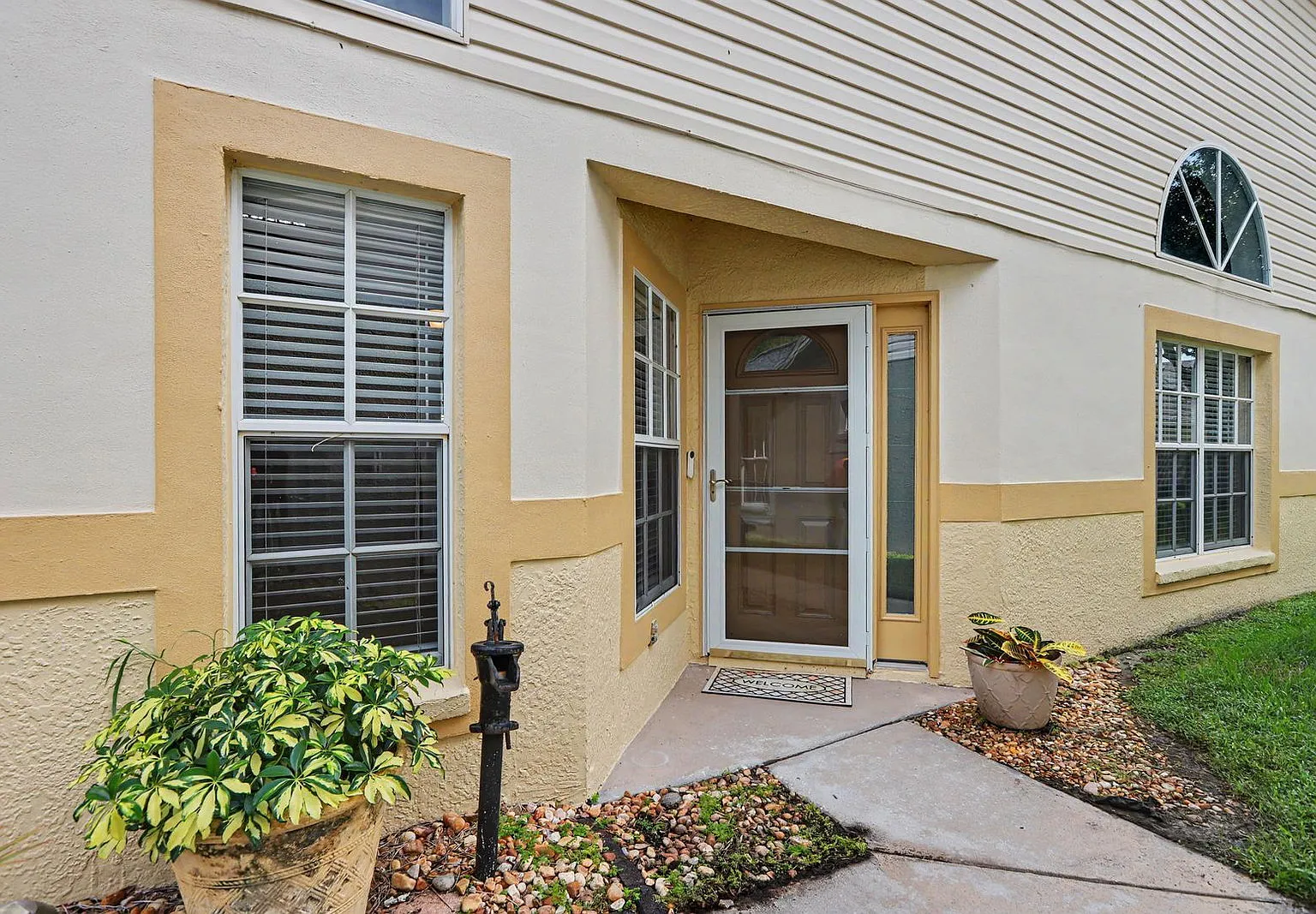 3 bed, 2.5 bath, 2229 sqft, $2,675 — Photo 3