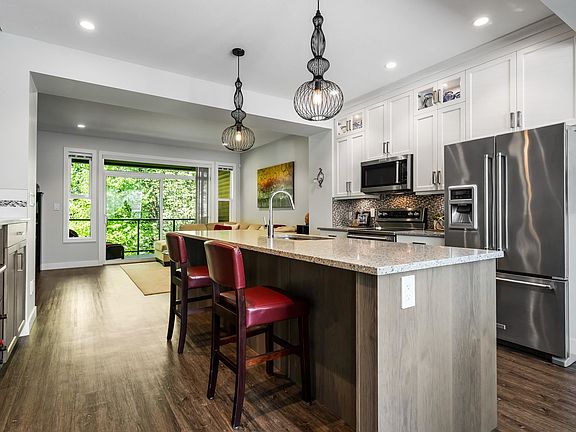 4th image of 520 Hot Springs Rd #5