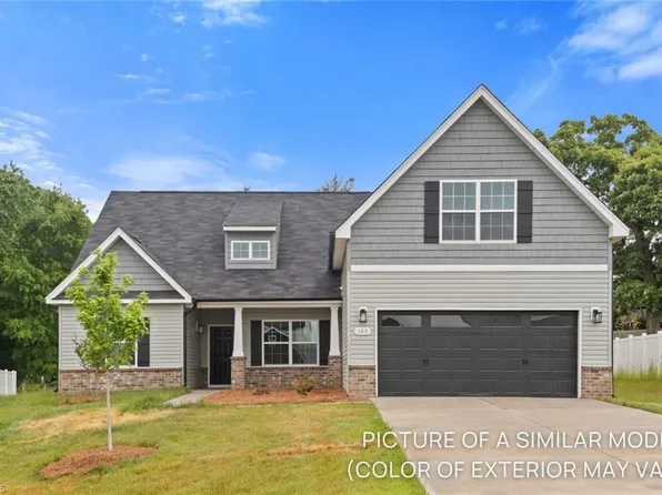 109 Vine Maple Ct, King, NC 27021