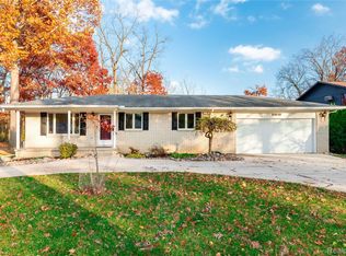 21819 Meridian Rd, Grosse Ile, MI 48138