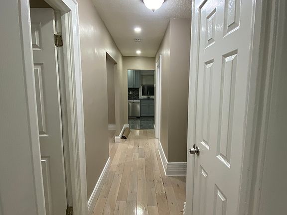 4th image of 146 E Melrose St Floor 2