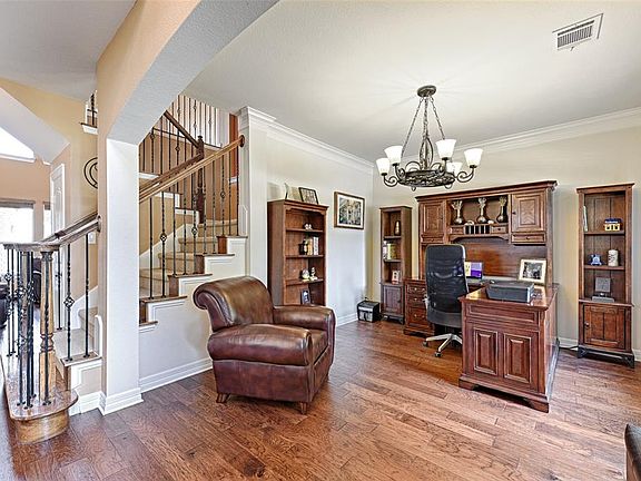 5th image of 6309 Blackstone Dr