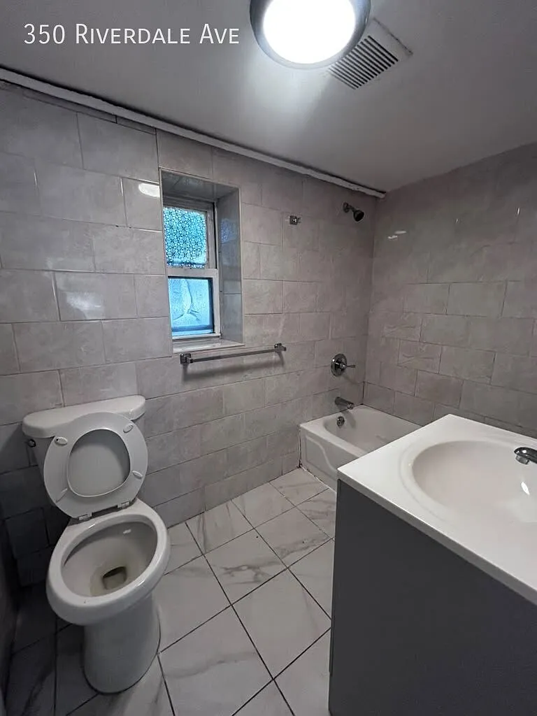 350 Riverdale Ave, Yonkers, NY 10705, USA — Photo 1