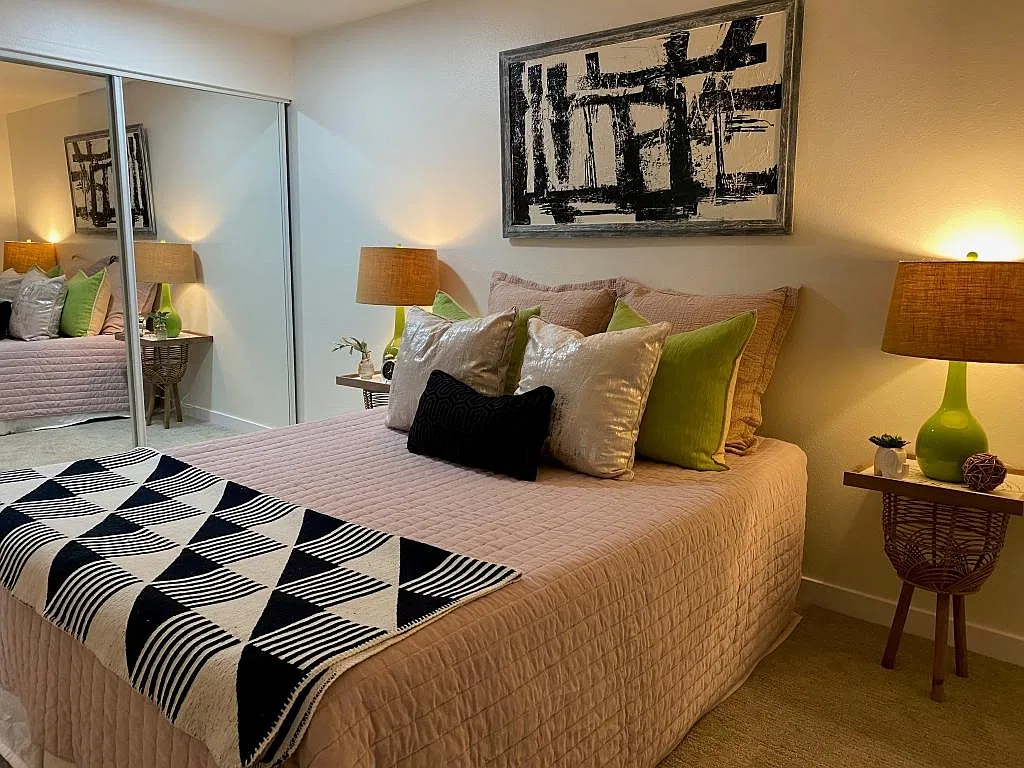 3 bed, 1065 sqft, $2,595 — Photo 1