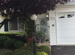 758 Hewitt Ln, New Windsor, NY 12553
