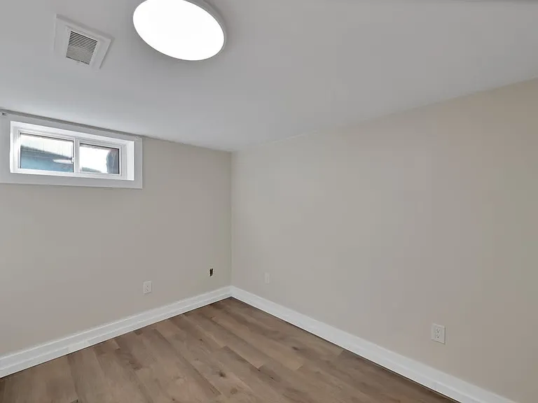 597 Upper Ottawa St #2 — Photo 14