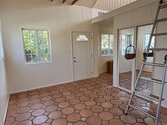 5th image of 2735 1/2 Clyde Ave