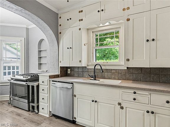 4th image of 359 22nd St NW