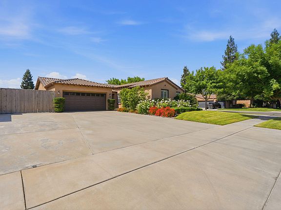 3rd image of 4235 W Elowin Court