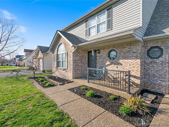5th image of 710 Sky Way Dr NW