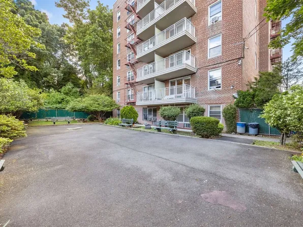 68-20 Selfridge Street image 5 of 23