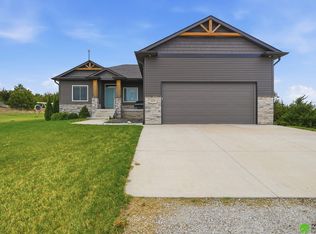2320 Myhill Ln, Crete, NE 68333