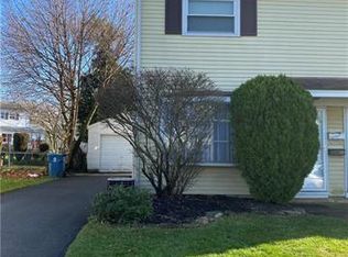 1527 Valley Rd, Bethlehem, PA 18018