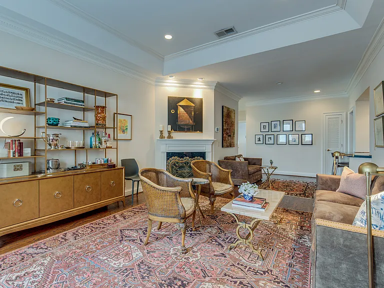 Living / dining room with gas fireplace
