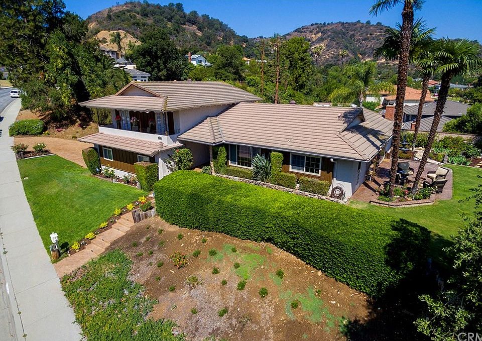 1st image of 1821 Old Canyon Dr