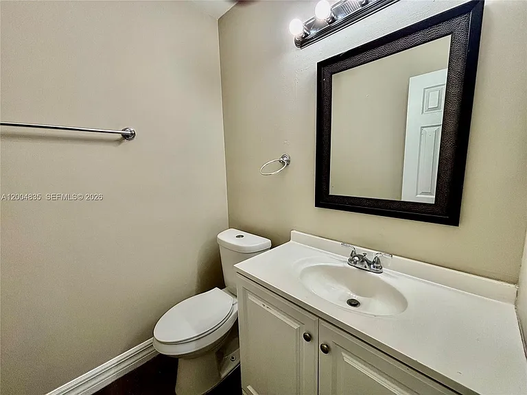 504 Blackbird Ln #A — Photo 8