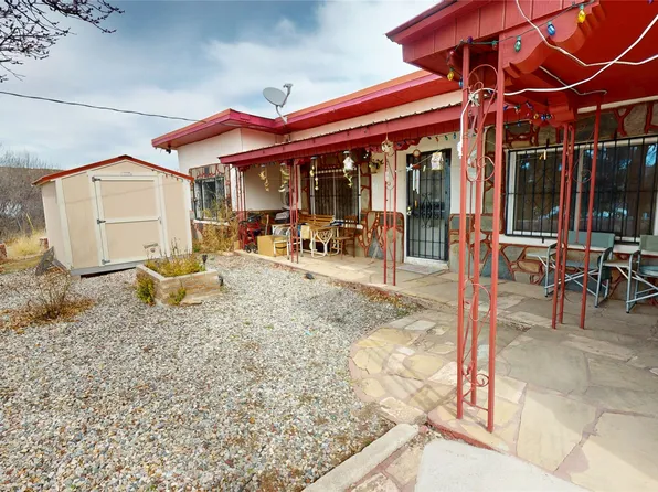 1320 Private Drive 18, Cordova, NM 87523