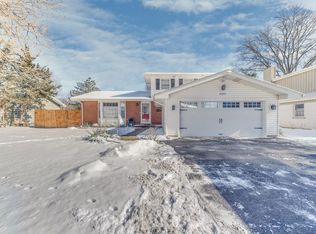 1244 Sandpiper Ln, Naperville, IL 60540