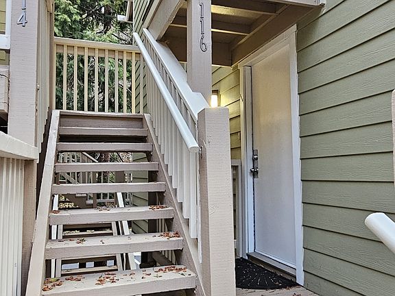 3rd image of 116 Rock Ledge Ln