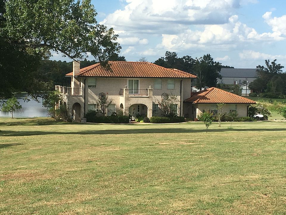 1st image of 146 Lakeview Dr