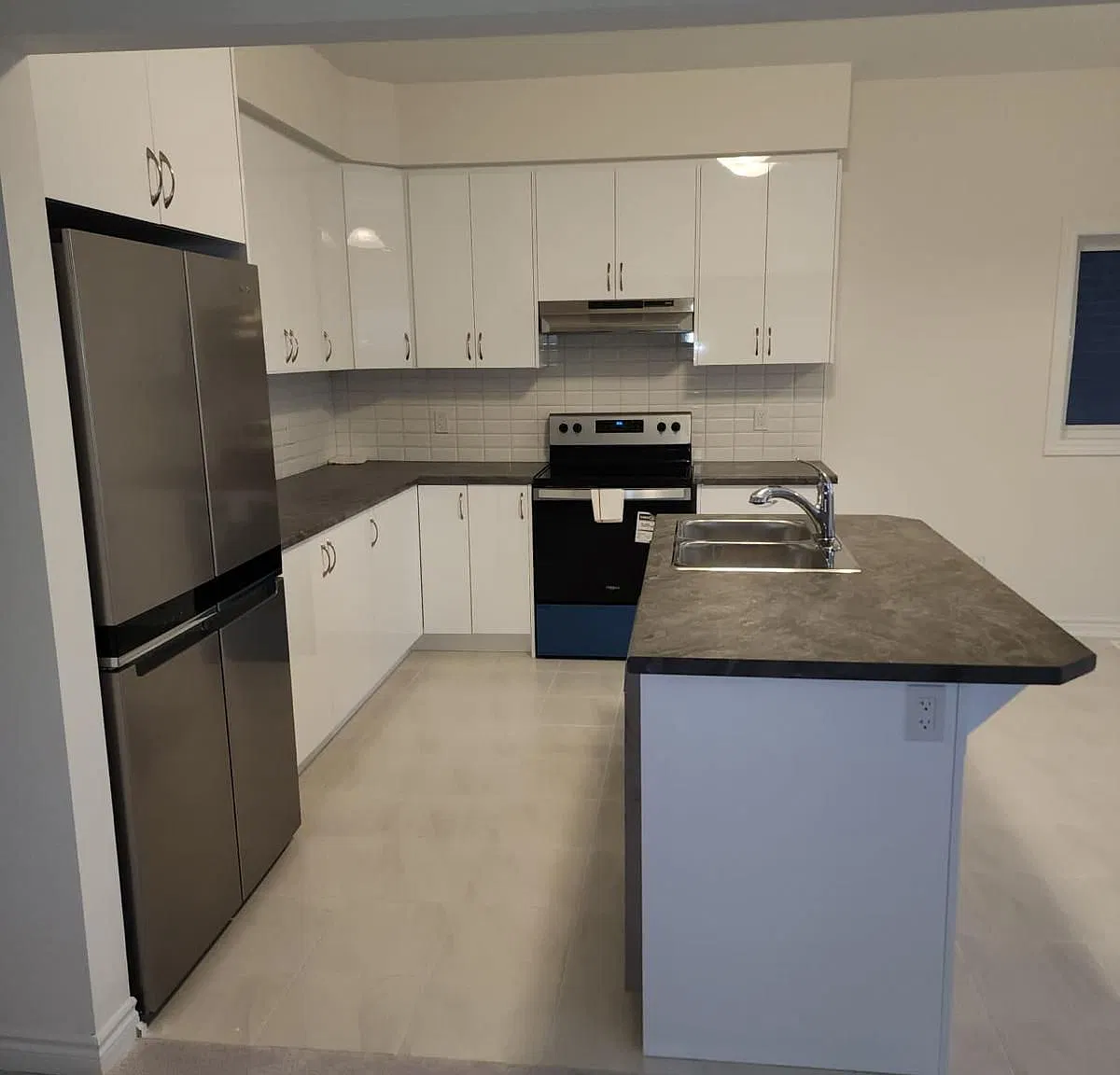 4 bed, $3,000 — Photo 4