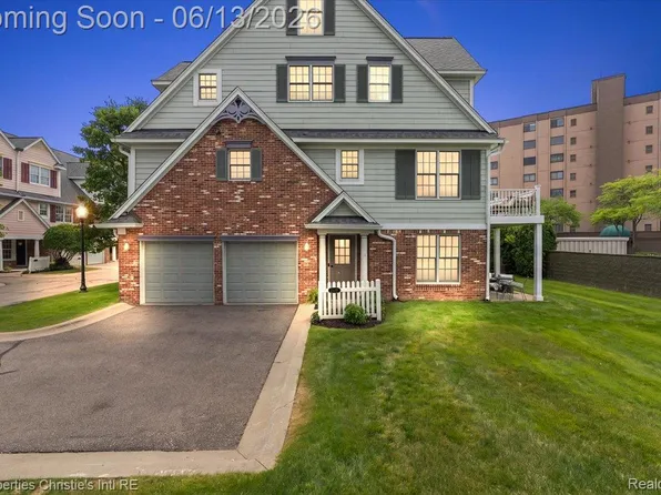 26010 Felicity Lndg, Harrison Township, MI 48045