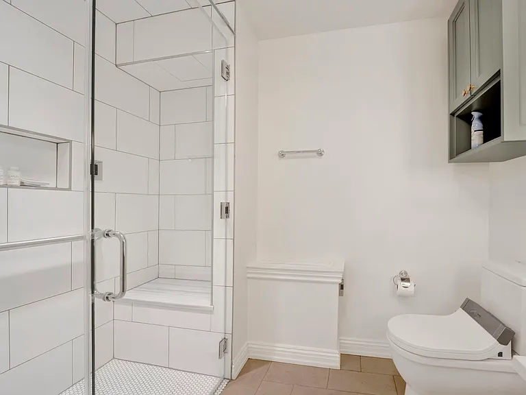 103 E Chestnut St #103 — Photo 34