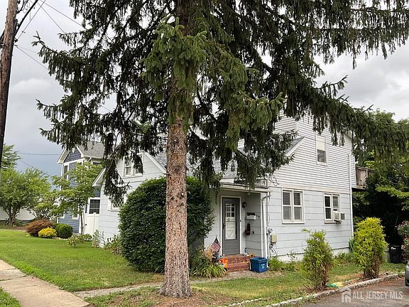 3rd image of 215 Gatzmer Ave