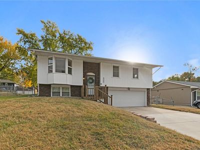 600 Valley Dr, Lansing, KS, 66043