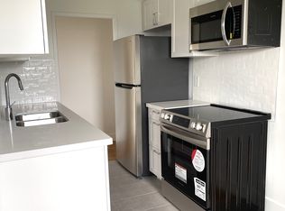 8 Newholm Rd #207, Toronto, ON M8Y3M4