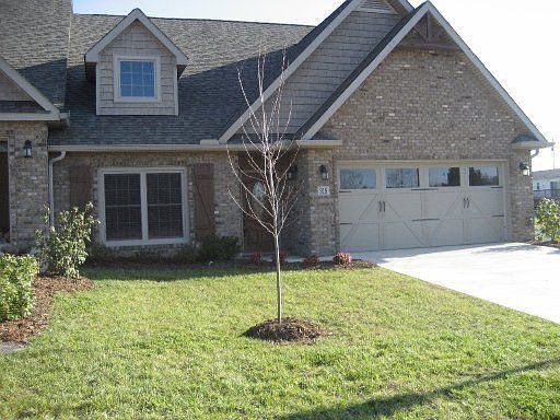1st image of 938 Bishop Knoll Ln