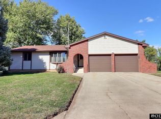 415 Ridge Dr, Hooper, NE 68031