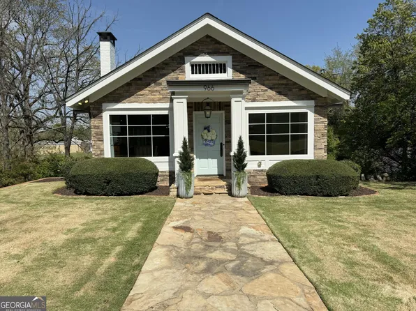 966 Green Street Cir, Gainesville, GA 30501