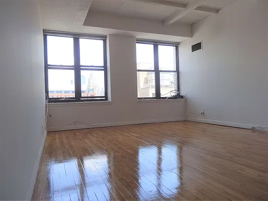 Rented by Green Home NY Realty LLC | media 24