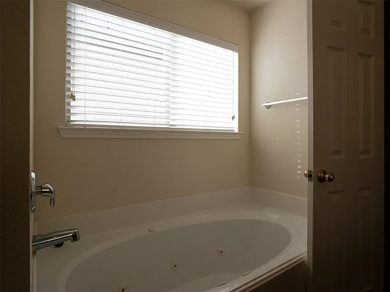 21843 Grassy Hill Ln — Photo 21