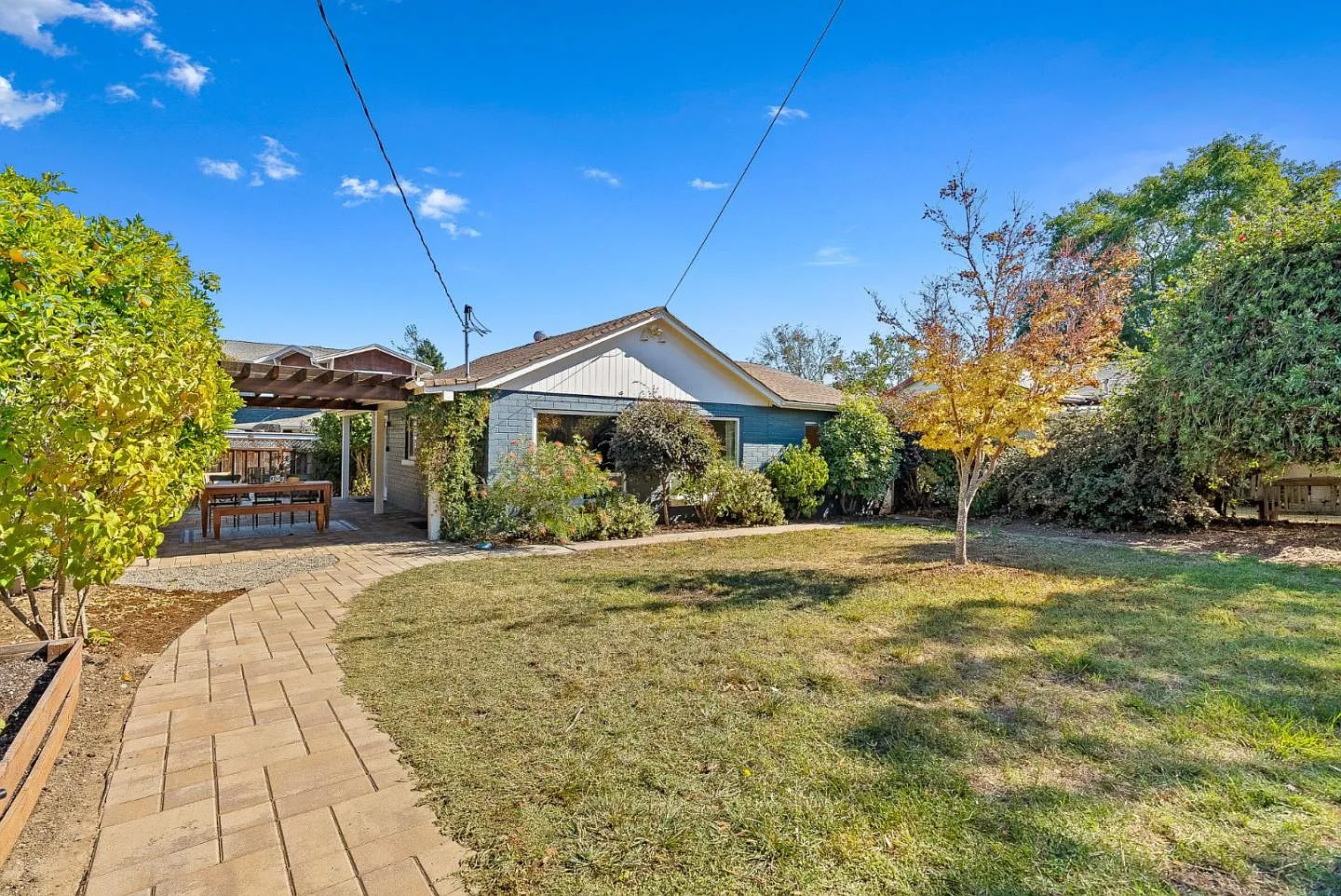 2530 Paul Minnie Ave photo 1