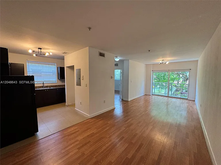 529 NE 62nd St #203 — Photo 1