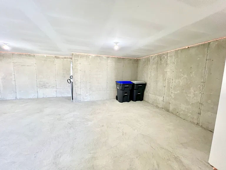 401 Cranford Way — Photo 23