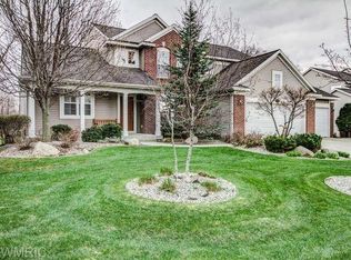 3536 N Meadowgrove Dr SE, Kentwood, MI 49512