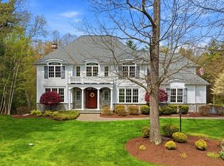 16 Falcon Hts, Wilbraham, MA 01095
