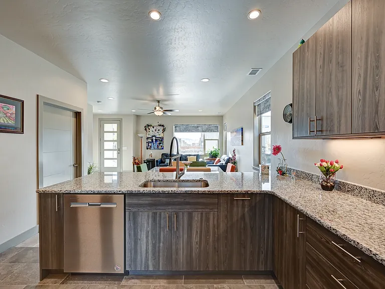 1003 Fooses St — Photo 4