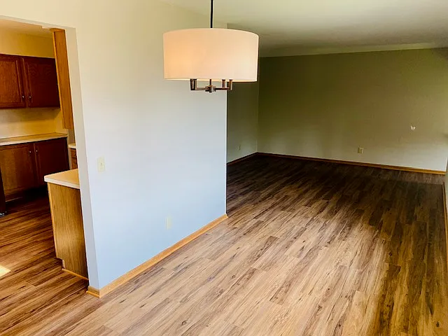 627 Lowry Ave NE — Photo 3