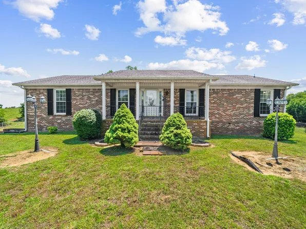 1826 Newcut Rd, Columbia, TN 38401