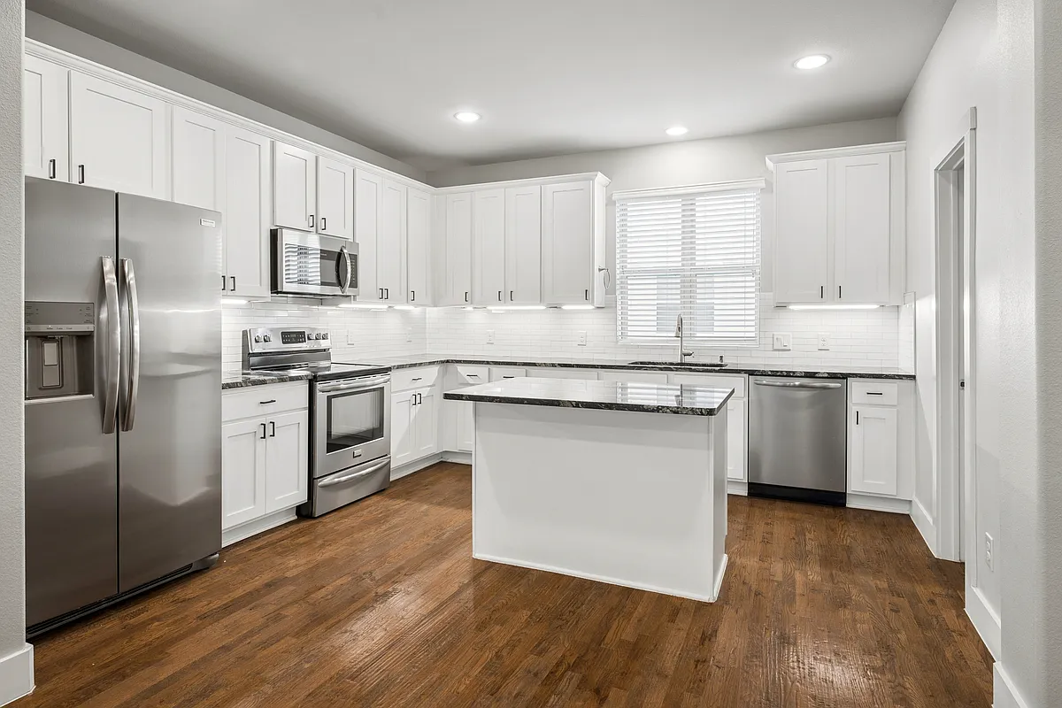 Building Photo - 1316 Palm Canyon Dr