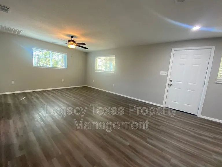 1113 S Walnut St #A — Photo 24