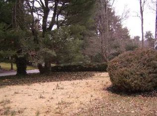 24 Coot Rd, Locust Valley, NY 11560